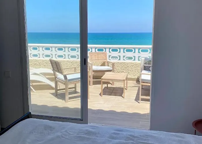 Ferienhaus Modern Beachfront Townhouse Perelló