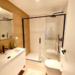 Modern Beachfront Townhouse Nyaraló