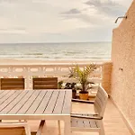 Nyaraló Modern Beachfront Townhouse Perelló