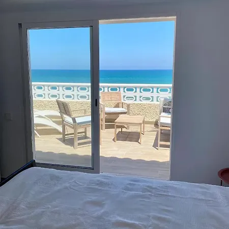 Ferienhaus Modern Beachfront Townhouse Perelló