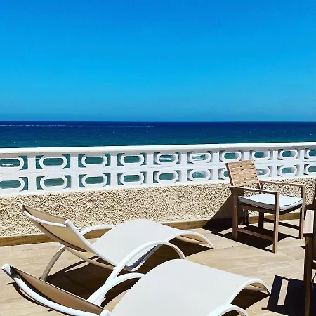Ferienhaus Modern Beachfront Townhouse