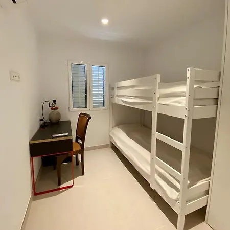 Modern Beachfront Townhouse Tatil Evi *